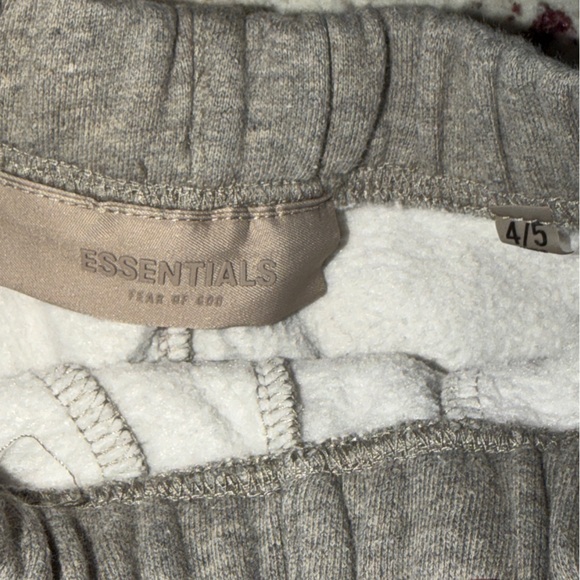 Fear of God Essentials Kids Size 4/5 Sweatshorts Heather Grey Oatmeal - Picture 4 of 8